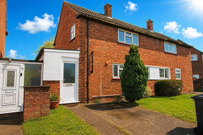 4 Bedroom Semi Detached House To Rent In Homestall Rd., GU2