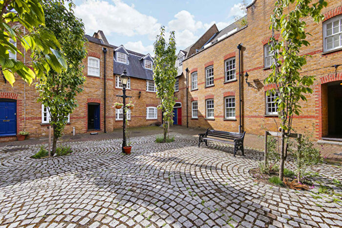 1 Bedroom Apartment For Sale In Bridewell Place, London, E1W