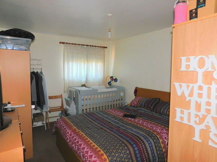 1 Bedroom Apartment To Rent In Goldcliffe Close, Morden, Surrey, SM4