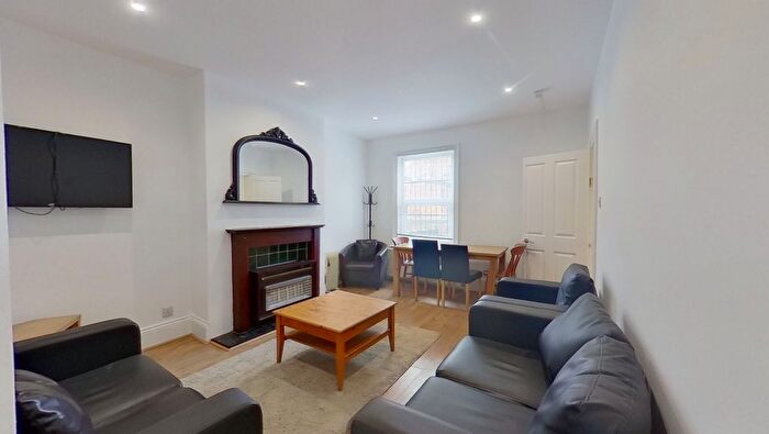 5 Bedroom Terraced House To Rent In Archery Street, Hyde Park, Leeds, West Yorkshire, LS2