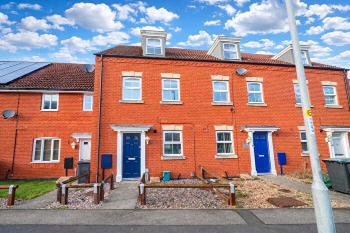 3 Bedroom Town House For Sale In Maye Dicks Road, Rushden, NN10