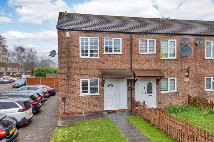 3 Bedroom End Of Terrace House For Sale In Winters Croft, Gravesend, Kent, DA12