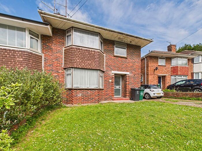 3 Bedroom Semi-Detached House For Sale In Ashurst Road, Brighton, BN2