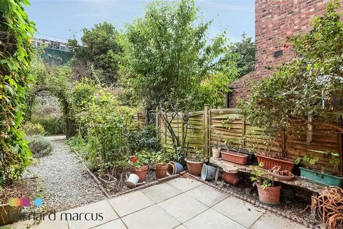 3 Bedroom Flat To Rent In Flanders Mansions, Flanders Road, Chiswick, W4