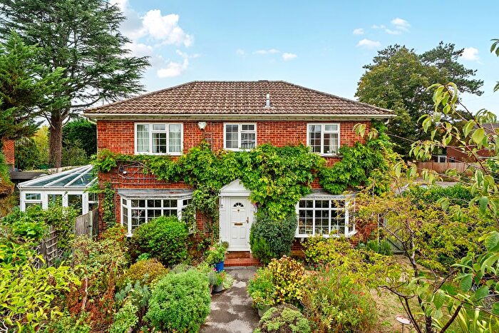 4 Bedroom Detached House For Sale In Courthouse Road, Maidenhead, SL6