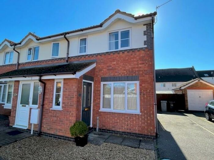 2 Bedroom End Of Terrace House To Rent In Wakes Close, Bourne, Lincolnshire, PE10