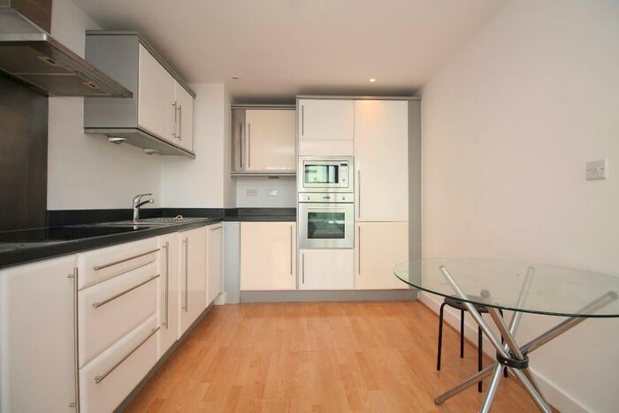1 Bedroom Flat To Rent In Fathom Court, Basin Approach, Gallions Reach, E16