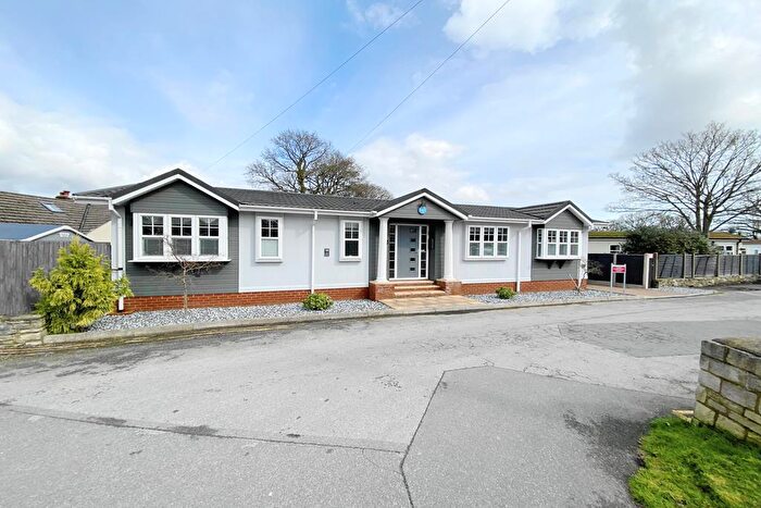 2 Bedroom Park Home For Sale In Lookout Park, Stoborough, Dorset, BH20
