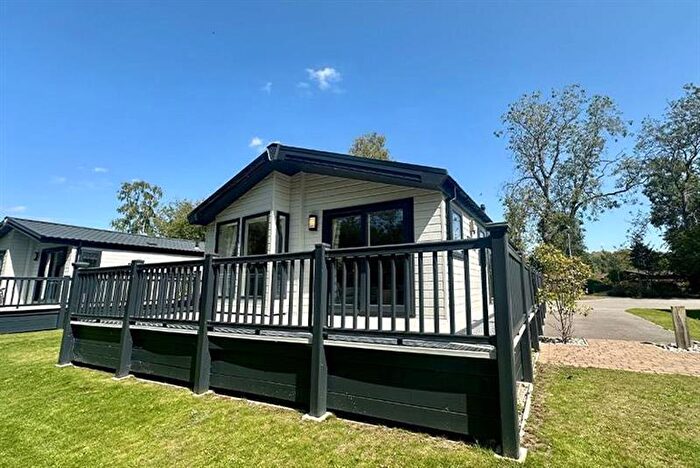 3 Bedroom Lodge For Sale In Willerby Portland, Tattershall Lakes Country Park, Sleaford Rd, Tattershall, Lincolnshire, LN4