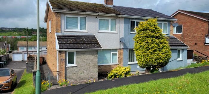 3 Bedroom Semi-Detached House To Rent In Yew Grove, Blackwood, Gwent, NP12