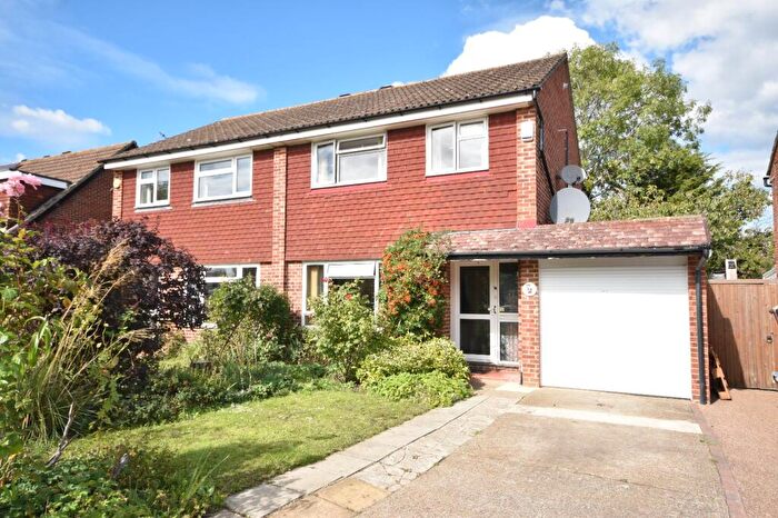 3 Bedroom Semi-Detached House For Sale In Bay Close, Horley, Surrey, RH6