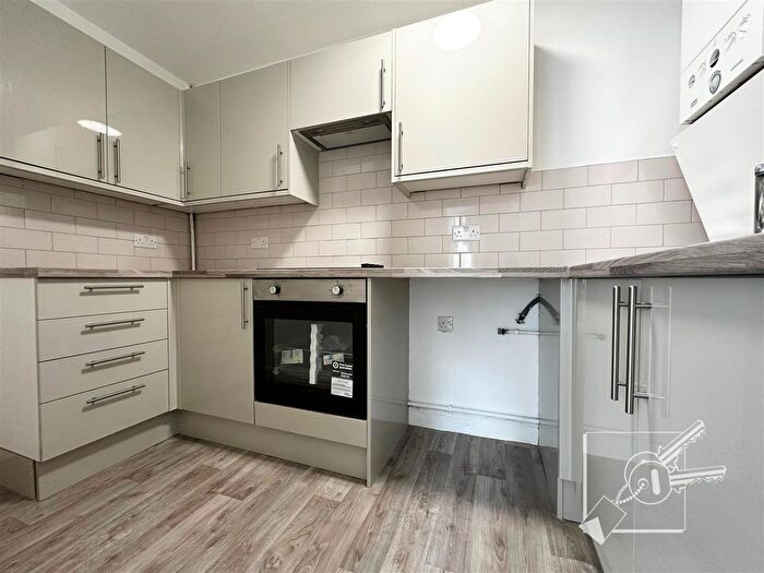 1 Bedroom Flat To Rent In Cobham Street, Gravesend, DA11
