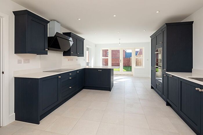 4 Bedroom Detached House For Sale In Station Avenue, Houlton, Rugby, CV23