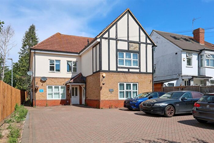 2 Bedroom Flat For Sale In Pield Heath Road, Uxbridge, UB8