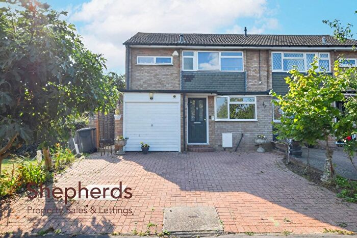 3 Bedroom End Of Terrace House For Sale In Claremont, Cheshunt, Waltham Cross, EN7
