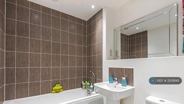 2 Bedroom Flat To Rent In Albers Court, Harrow, HA3