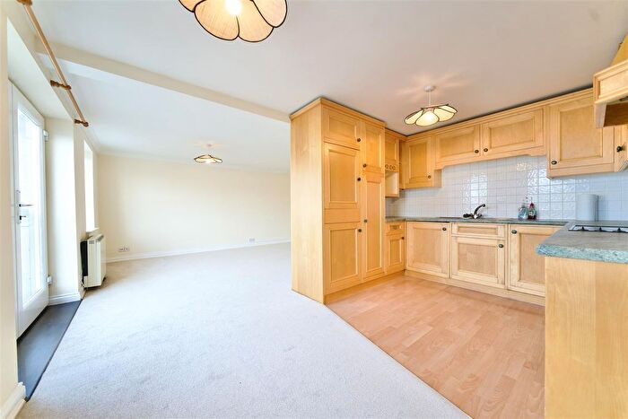 2 Bedroom Flat For Sale In Commercial Road, Weymouth, DT4