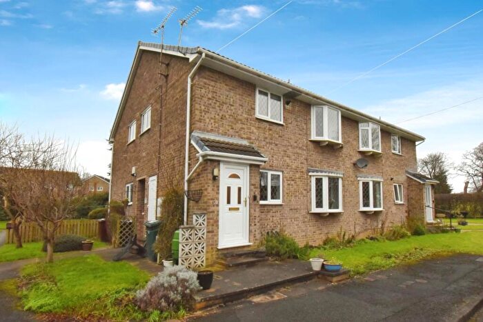 2 Bedroom Apartment To Rent In Lakeside Court, Huddersfield, HD3