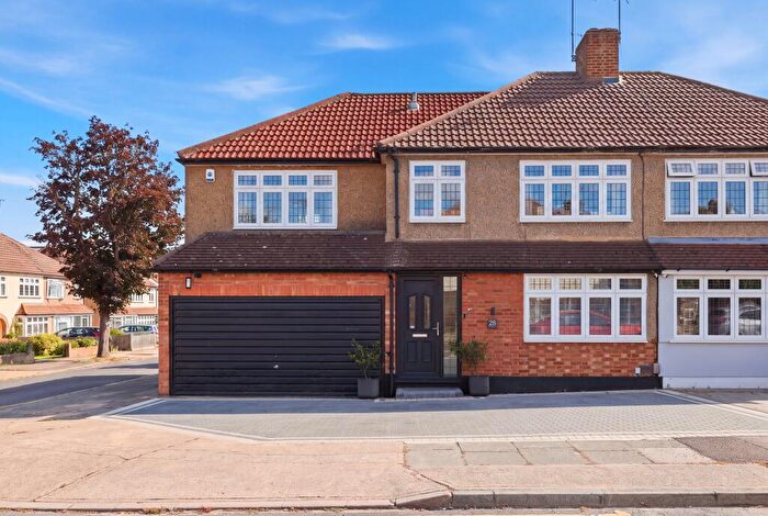 5 Bedroom Semi-Detached House For Sale In Kingfisher Road, Upminster, Havering, RM14