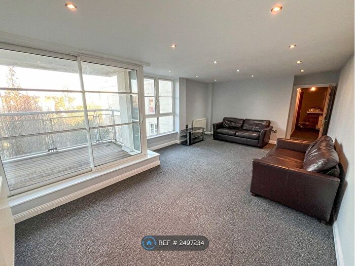 2 Bedroom Flat To Rent In Watkin Road, Leicester, LE2