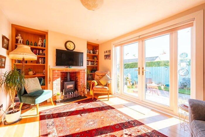 2 Bedroom Bungalow For Sale In Gagiebank, Wellbank, Dundee, DD5