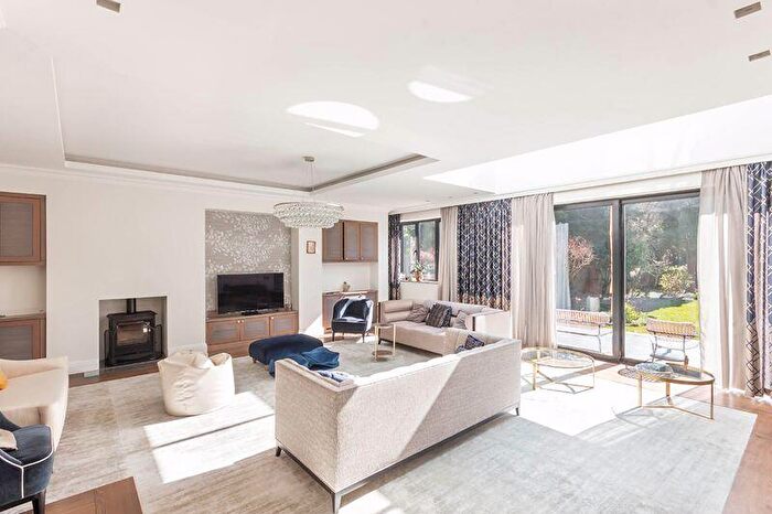 6 Bedroom Detached House For Sale In Montagu Avenue, Gosforth, Newcastle Upon Tyne, NE3