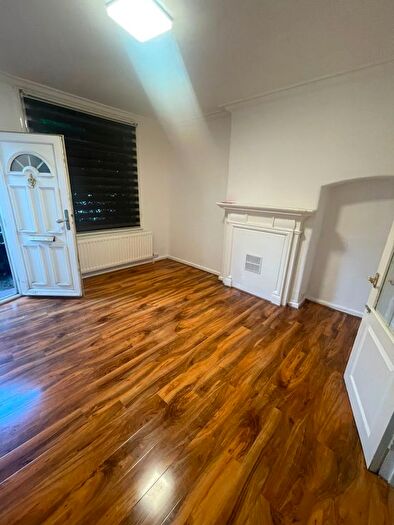 1 Bedroom Flat To Rent In Cowick Road, London, SW17