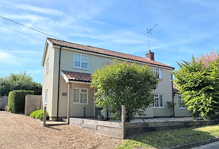 5 Bedroom Detached House For Sale In Charsfield Nr Woodbridge, IP13