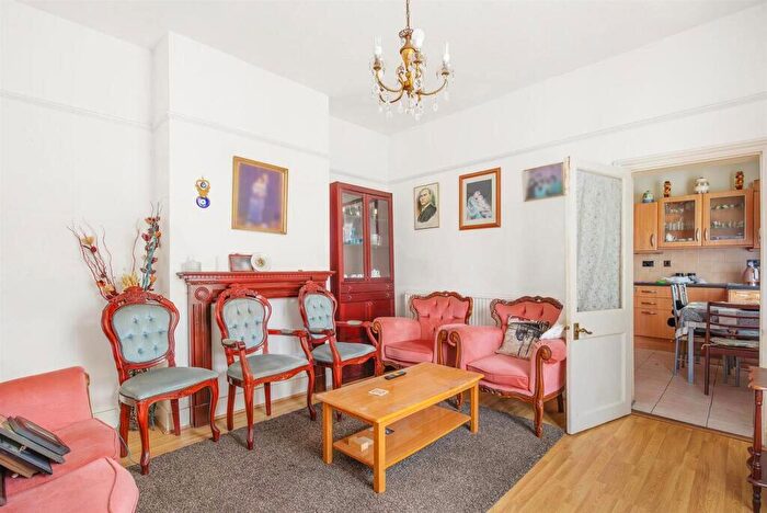 3 Bedroom Detached House For Sale In Fenham Road, Peckham, London, SE15