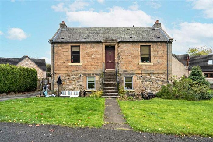 3 Bedroom Apartment For Sale In Smiddy Brae, FK2