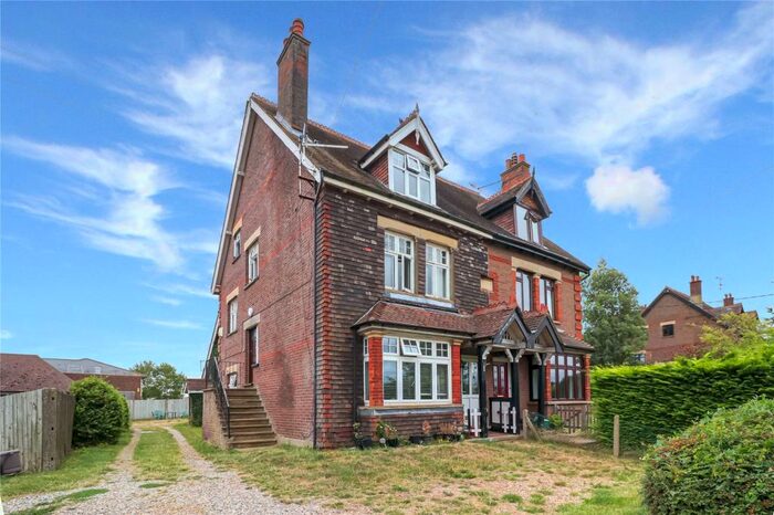 1 Bedroom Maisonette For Sale In Two Dells Lane, Orchard Leigh, Chesham, HP5