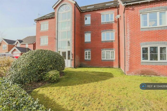 2 Bedroom Flat To Rent In Grasmere Drive, Bury, BL9