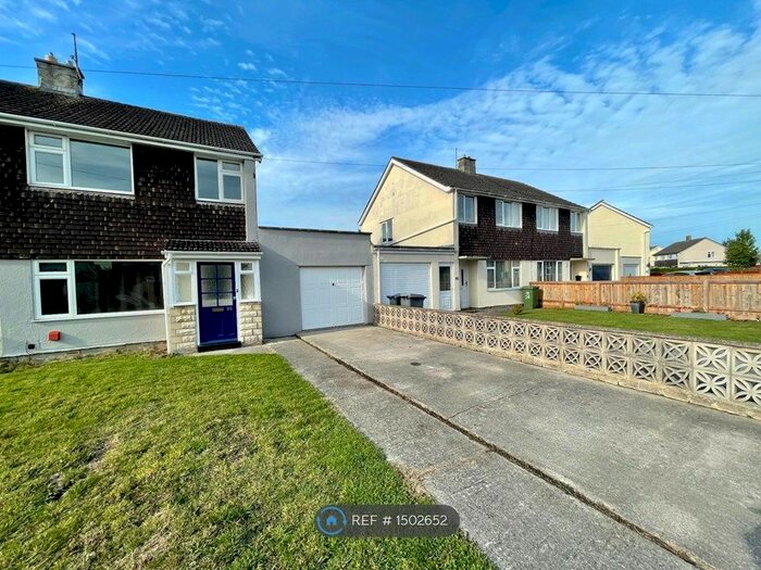 3 Bedroom Semi-Detached House To Rent In Wilton Drive, Trowbridge, BA14