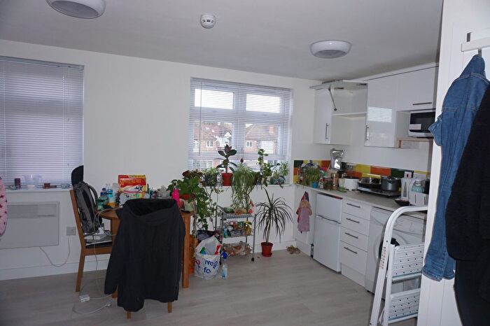 1 Bedroom Studio To Rent In Waverley Gardens, London, NW10