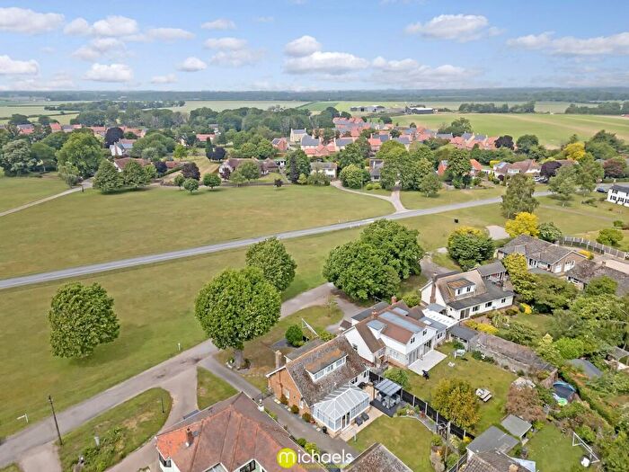 3 Bedroom Chalet For Sale In The Green, Great Bentley, Colchester, CO7