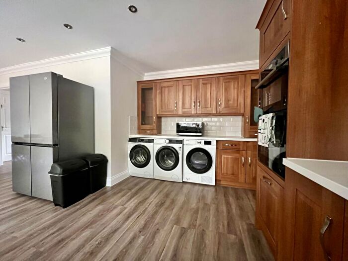 1 Bedroom Detached House To Rent In Longmoor Road, Liphook, GU30