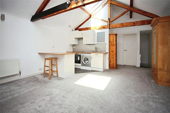1 Bedroom Apartment To Rent In Lansdown Crescent Lane, Cheltenham, Gloucestershire, GL50