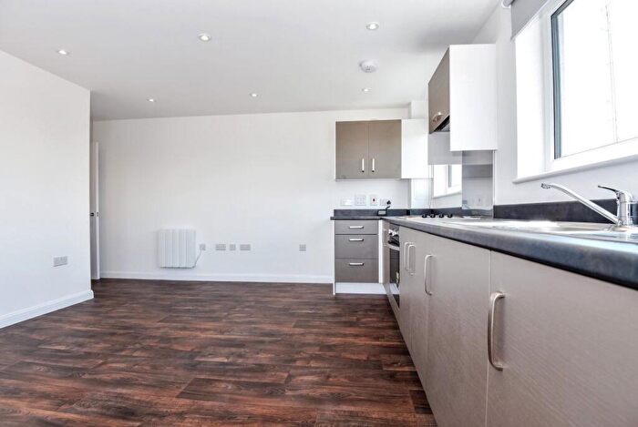 1 Bedroom Flat To Rent In West Central, Slough, SL2