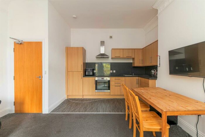 5 Bedroom Flat To Rent In Otterburn Villas, Jesmond, Newcastle Upon Tyne, NE2