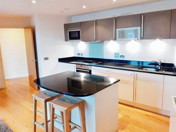 1 Bedroom Flat To Rent In Wharf Approach, Leeds, West Yorkshire, LS1