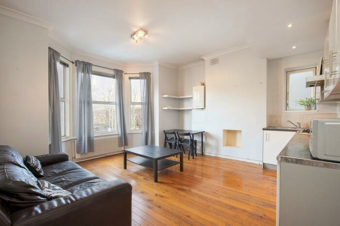 2 Bedroom Property To Rent In Bedford Hill, Balham, SW12