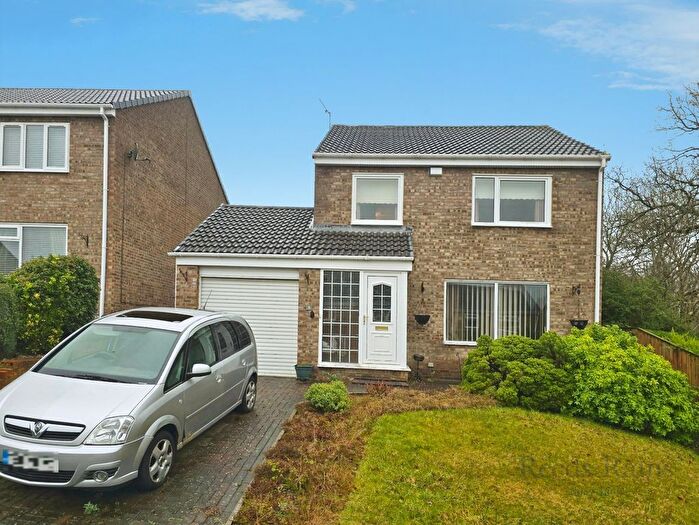 3 Bedroom Detached House For Sale In Epsom Close, Consett, Durham, DH8
