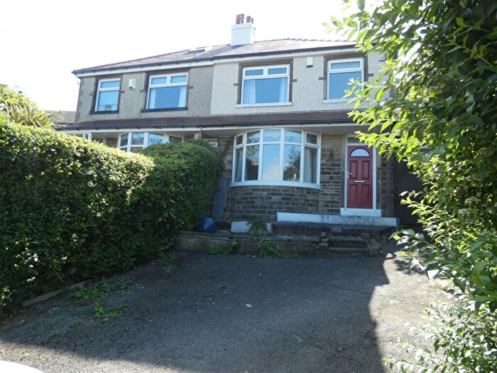4 Bedroom Semi-Detached House To Rent In Hanson Mount, Wyke, Bradford, BD12