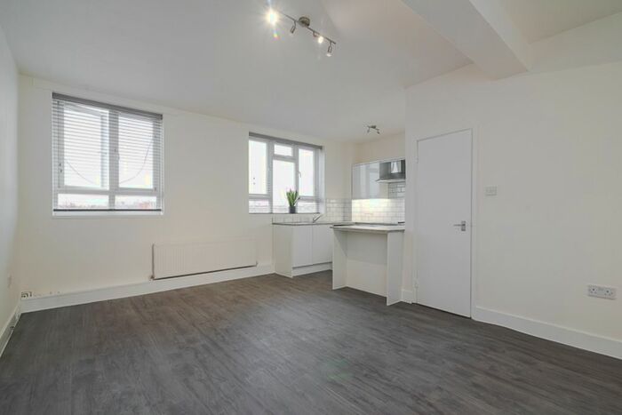 1 Bedroom Flat To Rent In Sheen Lane, London SW14