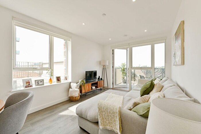 2 Bedroom Flat For Sale In Pembrey Court, Acton, W3