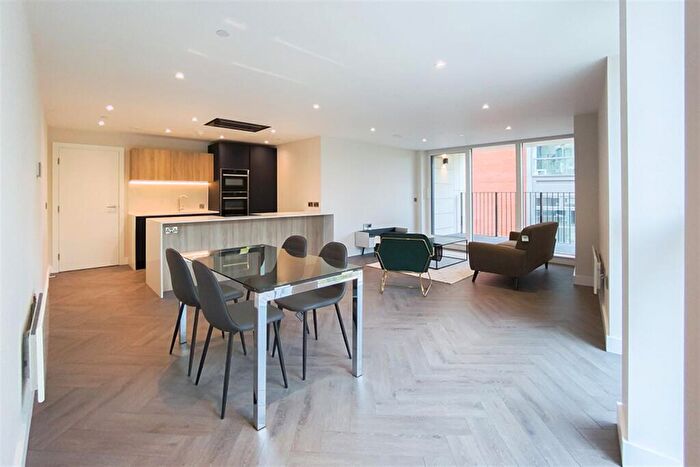 2 Bedroom Apartment To Rent In Castle Wharf, M15
