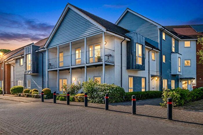 2 Bedroom Flat For Sale In Howden Drive, Row Town, KT15