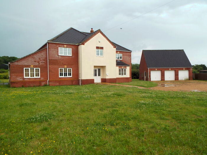 6 Bedroom Detached House To Rent In Station Road, Little Fransham, NR19