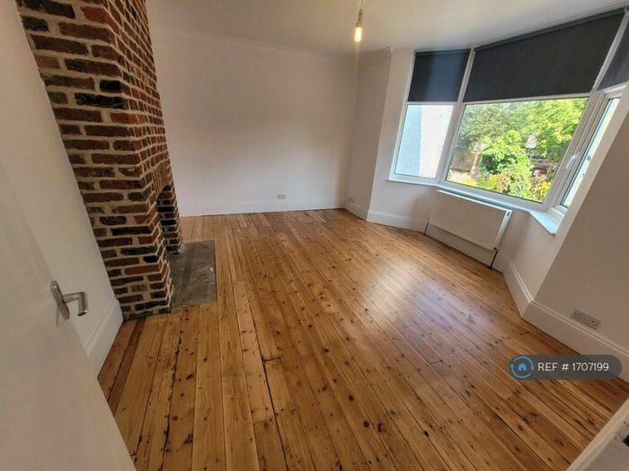 2 Bedroom Maisonette To Rent In St. Aidans Road, London, SE22