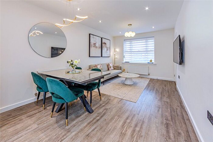 4 Bedroom Detached House For Sale In Sycamore Square, Shenley, Radlett, Hertfordshire, WD7